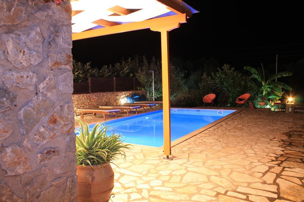 Dioni Villa Sivota  Bilik gambar