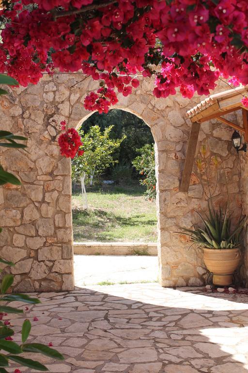 Dioni Villa Sivota  Luaran gambar